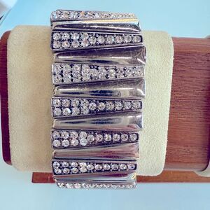 Ann Taylor Statement Bling rhinestone Stretch Bracelet Fits Most